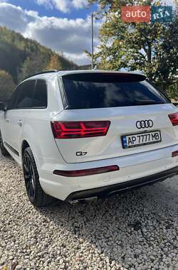 Внедорожник / Кроссовер Audi Q7 2017 в 
