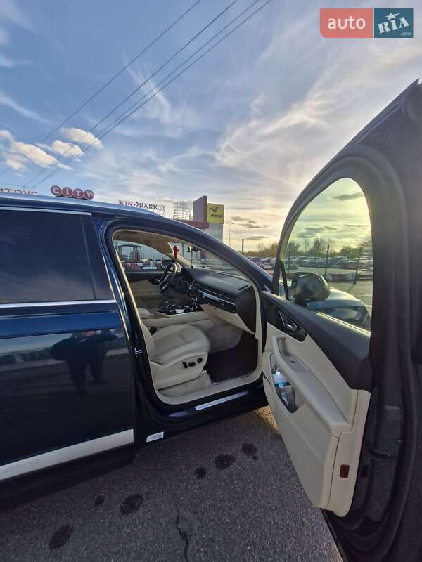 Внедорожник / Кроссовер Audi Q7 2018 в Киеве