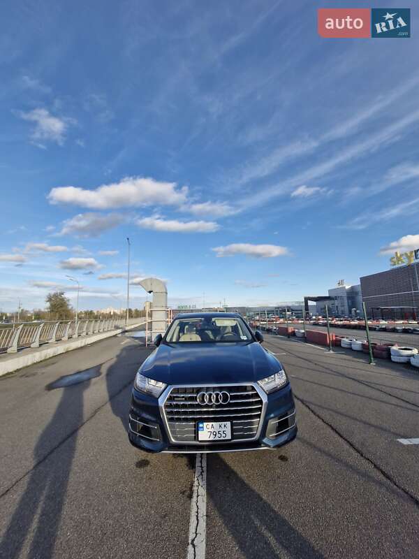 Внедорожник / Кроссовер Audi Q7 2018 в Киеве