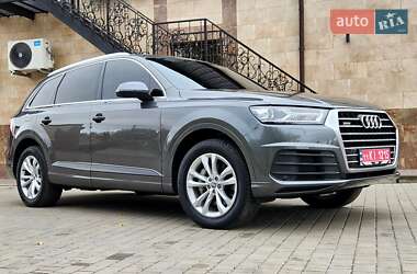 Позашляховик / Кросовер Audi Q7 2019 в 