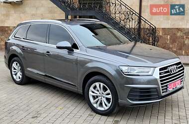 Позашляховик / Кросовер Audi Q7 2019 в 