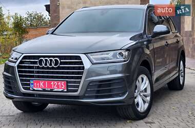 Позашляховик / Кросовер Audi Q7 2019 в 
