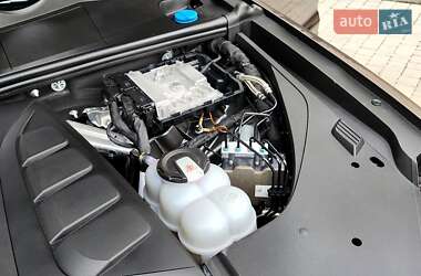 Позашляховик / Кросовер Audi Q7 2019 в 