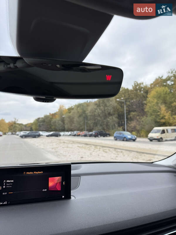 Позашляховик / Кросовер Audi Q7 2016 в Дніпрі