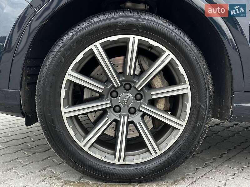 Позашляховик / Кросовер Audi Q7 2016 в Львові