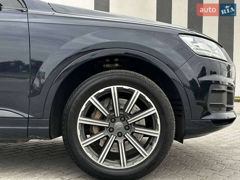 Позашляховик / Кросовер Audi Q7 2016 в Львові
