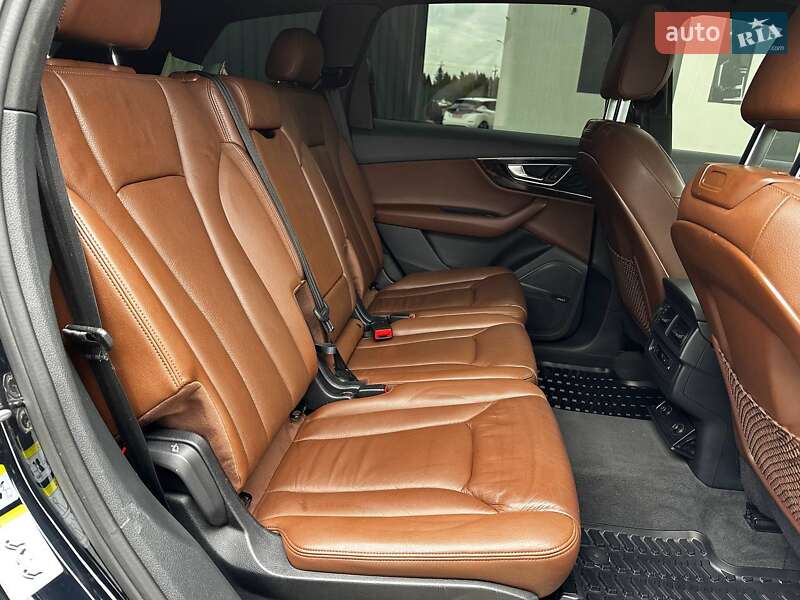 Позашляховик / Кросовер Audi Q7 2016 в Львові