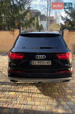 Позашляховик / Кросовер Audi Q7 2017 в 