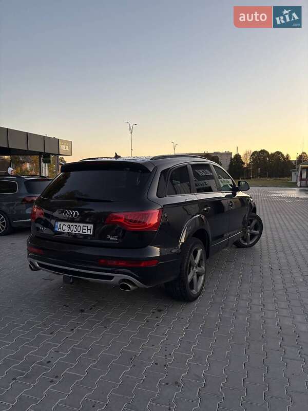 Позашляховик / Кросовер Audi Q7 2015 в Володимирі