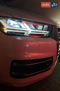 Позашляховик / Кросовер Audi Q7 2016 в 