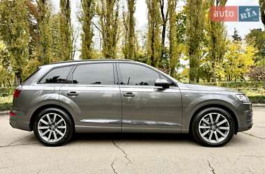 Внедорожник / Кроссовер Audi Q7 2019 в 