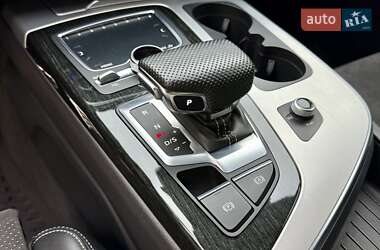 Внедорожник / Кроссовер Audi Q7 2019 в 