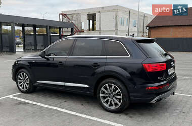 Позашляховик / Кросовер Audi Q7 2017 в 