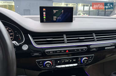 Позашляховик / Кросовер Audi Q7 2017 в 