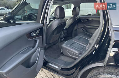Позашляховик / Кросовер Audi Q7 2017 в 