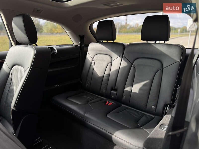 Позашляховик / Кросовер Audi Q7 2013 в Києві