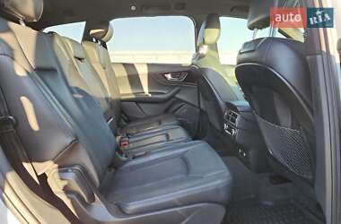 Позашляховик / Кросовер Audi Q7 2019 в 