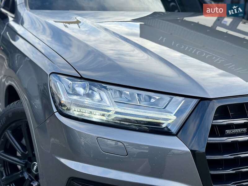 Позашляховик / Кросовер Audi Q7 2016 в Києві