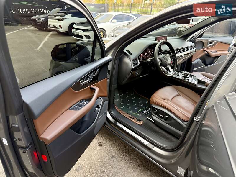 Позашляховик / Кросовер Audi Q7 2016 в Києві