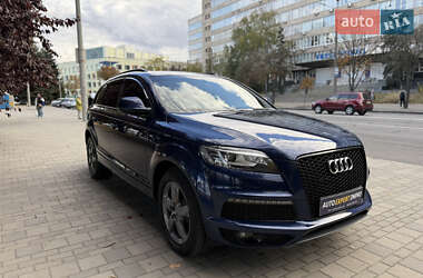 Позашляховик / Кросовер Audi Q7 2012 в 