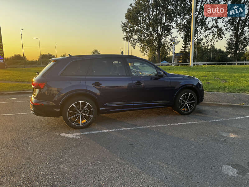 Внедорожник / Кроссовер Audi Q7 2021 в Львове