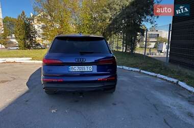 Внедорожник / Кроссовер Audi Q7 2021 в 