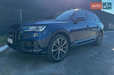 Внедорожник / Кроссовер Audi Q7 2021 в 
