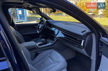 Внедорожник / Кроссовер Audi Q7 2021 в 