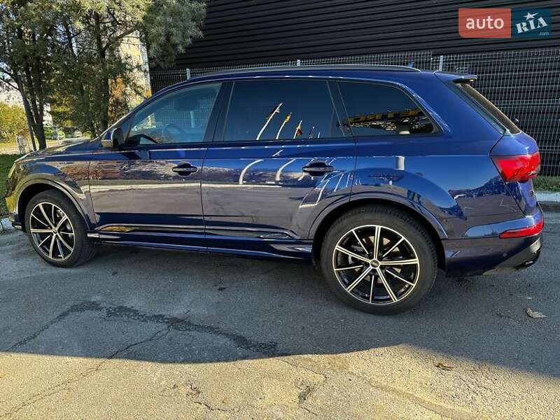 Внедорожник / Кроссовер Audi Q7 2021 в Львове