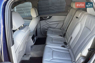 Внедорожник / Кроссовер Audi Q7 2021 в 