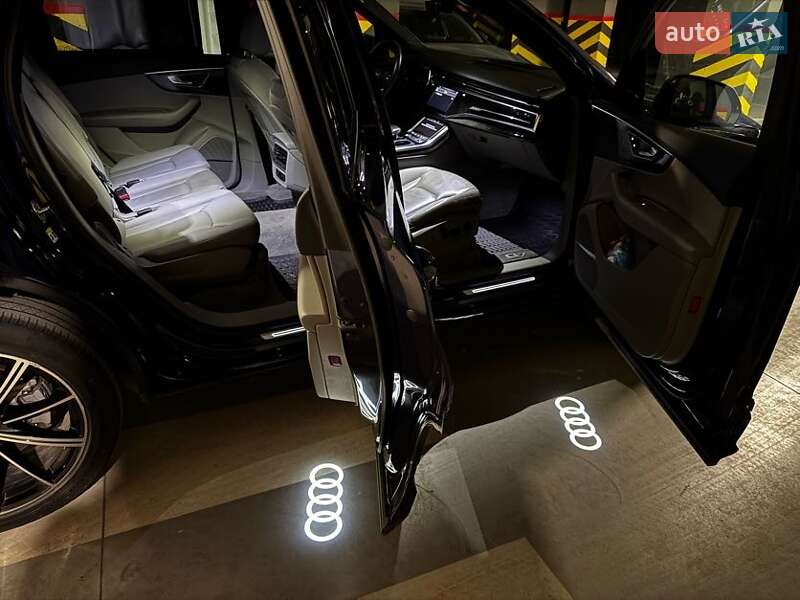 Внедорожник / Кроссовер Audi Q7 2021 в Львове