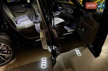 Внедорожник / Кроссовер Audi Q7 2021 в 