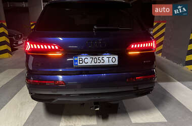 Внедорожник / Кроссовер Audi Q7 2021 в 