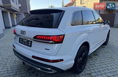 Внедорожник / Кроссовер Audi Q7 2021 в 