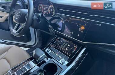 Внедорожник / Кроссовер Audi Q7 2021 в 