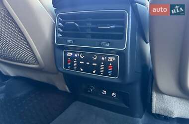Внедорожник / Кроссовер Audi Q7 2021 в 