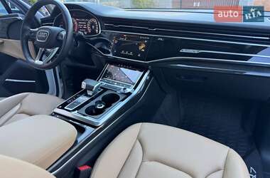 Внедорожник / Кроссовер Audi Q7 2021 в 