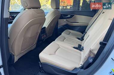 Внедорожник / Кроссовер Audi Q7 2021 в 