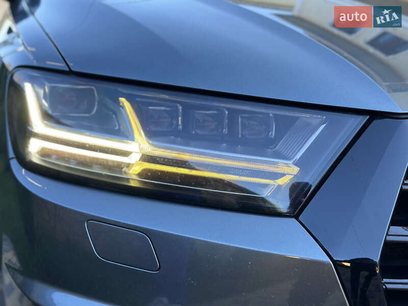 Внедорожник / Кроссовер Audi Q7 2015 в Могилев-Подольске