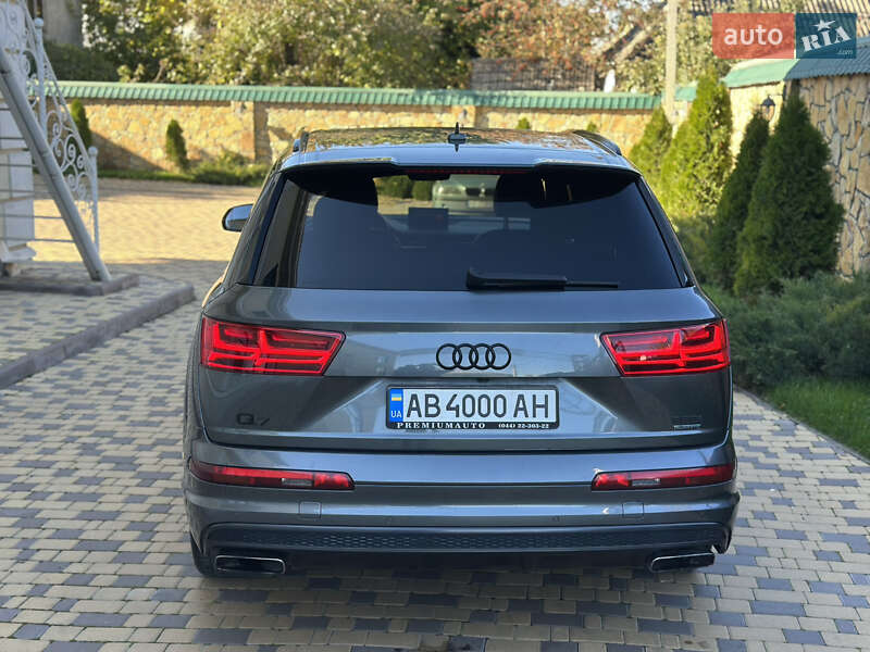 Внедорожник / Кроссовер Audi Q7 2015 в Могилев-Подольске
