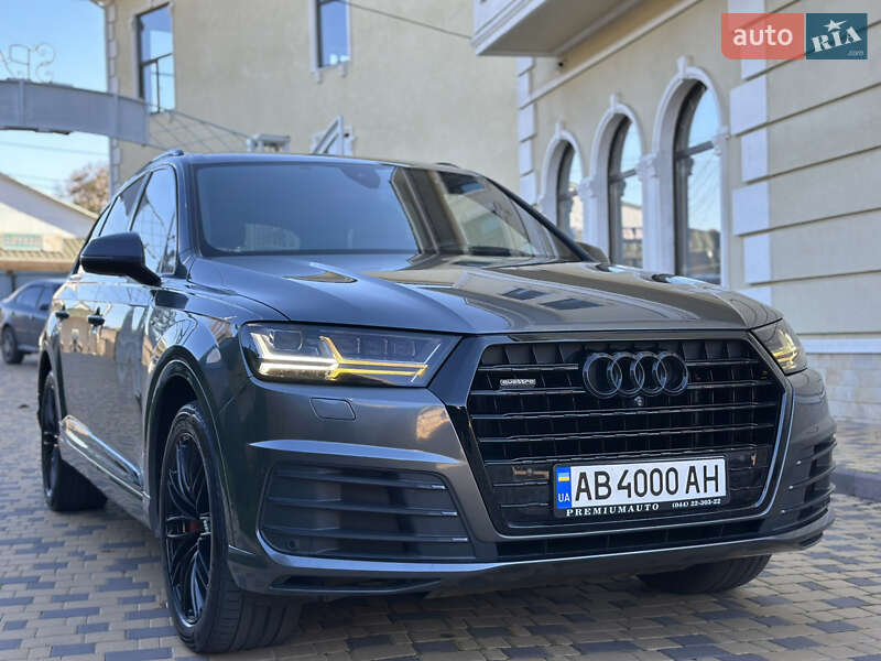 Внедорожник / Кроссовер Audi Q7 2015 в Могилев-Подольске