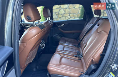 Позашляховик / Кросовер Audi Q7 2015 в  фото 39 Позашляховик / Кросовер Audi Q7 2015 в
