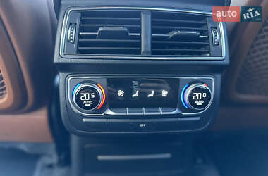 Позашляховик / Кросовер Audi Q7 2015 в  фото 40 Позашляховик / Кросовер Audi Q7 2015 в