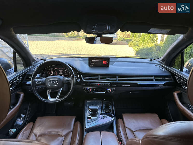Внедорожник / Кроссовер Audi Q7 2015 в Могилев-Подольске
