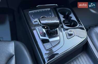 Внедорожник / Кроссовер Audi Q7 2019 в 
