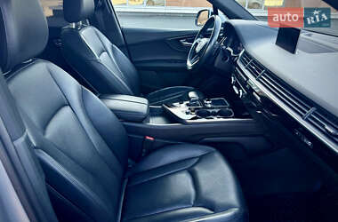 Позашляховик / Кросовер Audi Q7 2017 в  фото 46 Позашляховик / Кросовер Audi Q7 2017 в