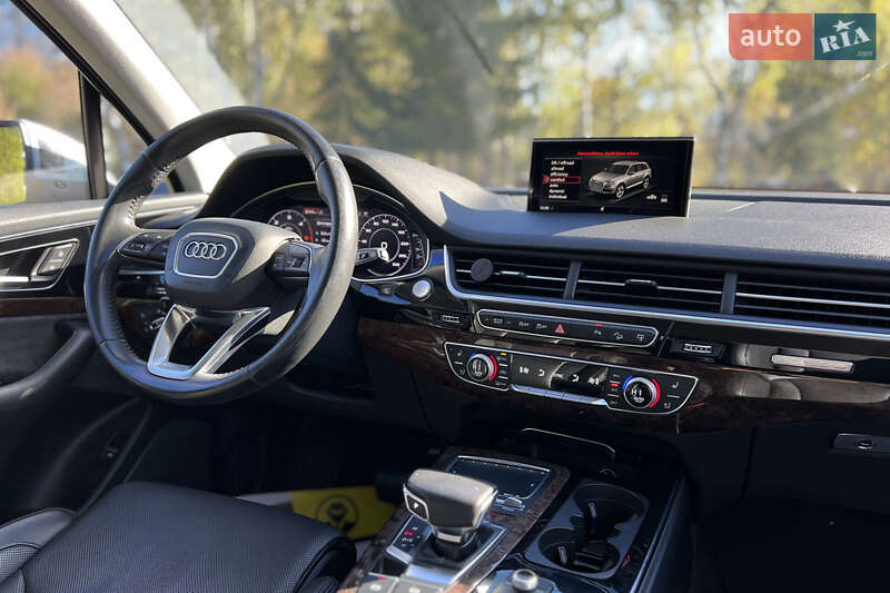 Позашляховик / Кросовер Audi Q7 2017 в Львові