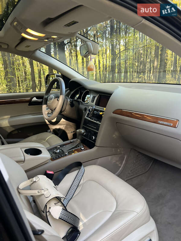 Внедорожник / Кроссовер Audi Q7 2014 в Черновцах