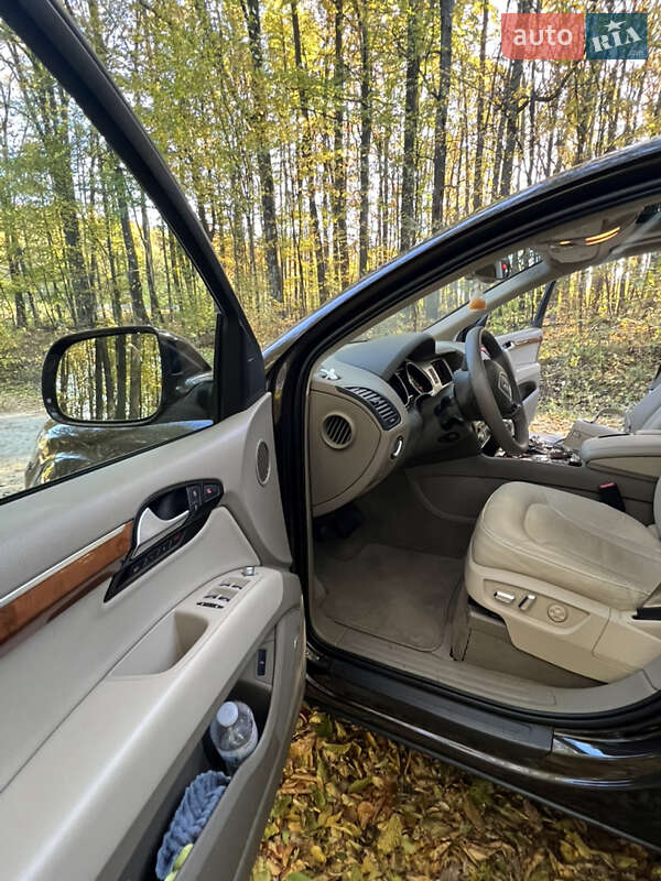 Внедорожник / Кроссовер Audi Q7 2014 в Черновцах