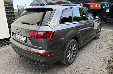Позашляховик / Кросовер Audi Q7 2019 в 